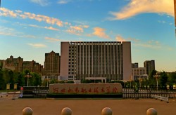 明星八卦圈最新爆料：黄子韬的浪费幼区和李宛妲的激情戏背后及恒生科技指数日内涨幅推广至6%